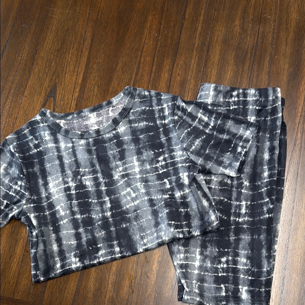 Boys 14 Black and Gray Tie-Dye Top and shorts pajama Set